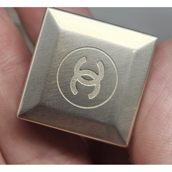 Chanel Gabrielle Eau de Parfume 1.7oz/50ml Spray NIB - Picture 11 of 12